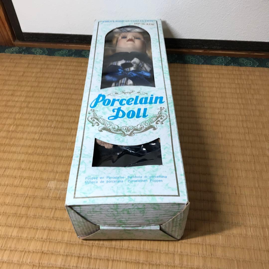 ポーセリンドール　porcelain doll