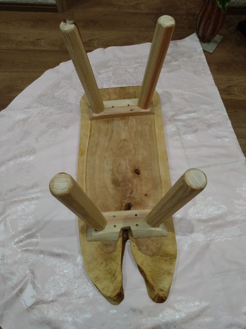 桜の木のローテーブル⑭　値下げ❕桜の模様が綺麗な耳付テーブル　リビング、ソファー