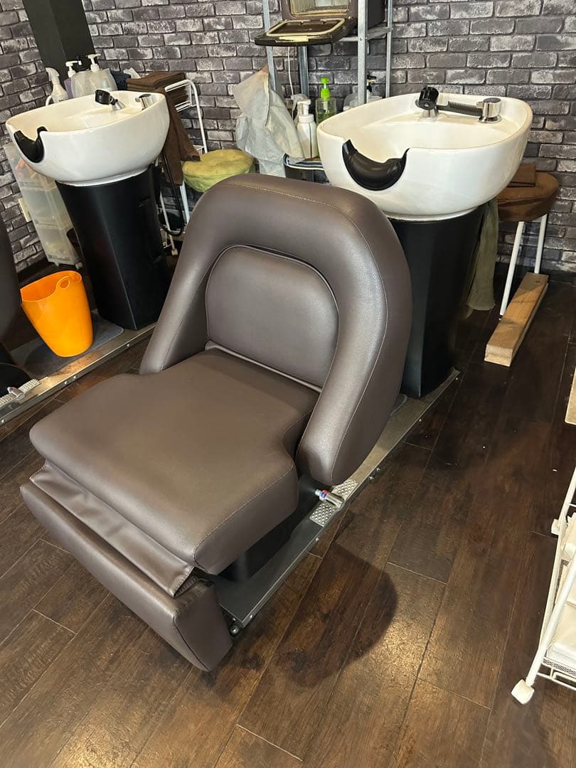 シャンプーユニット　美容室　ビューティガレージ　ルビノ