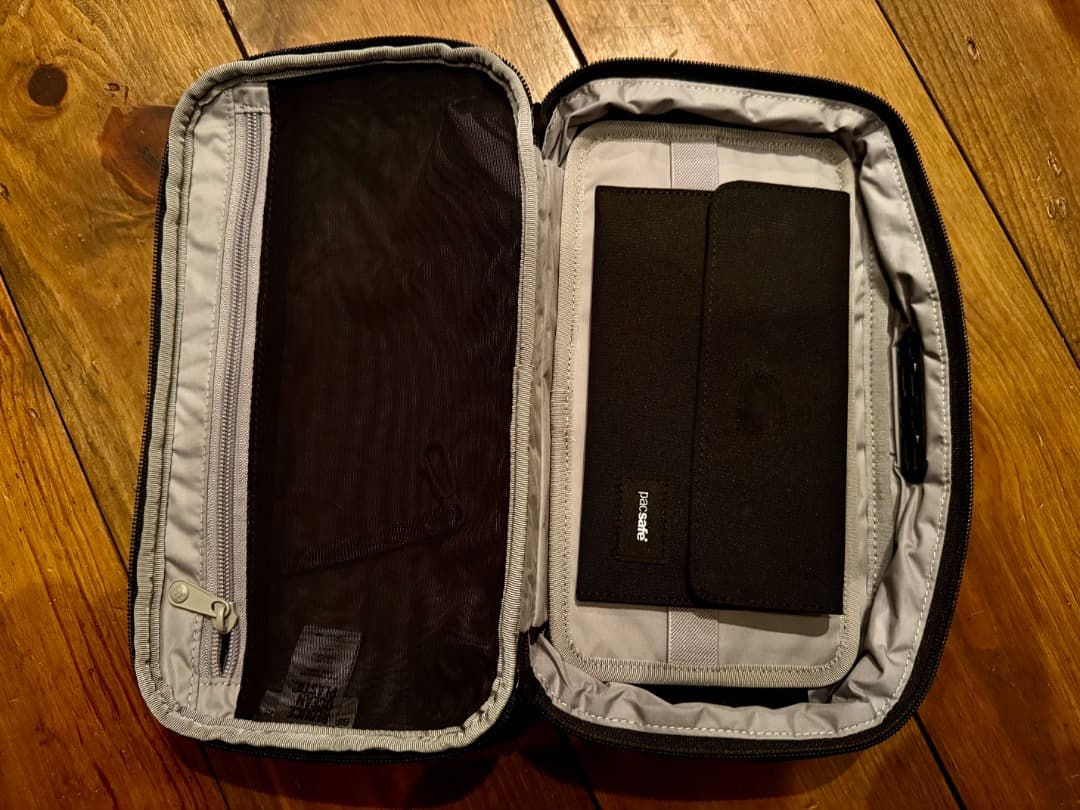 pacsafe RFIDセーフガジェットポーチ No.12970345