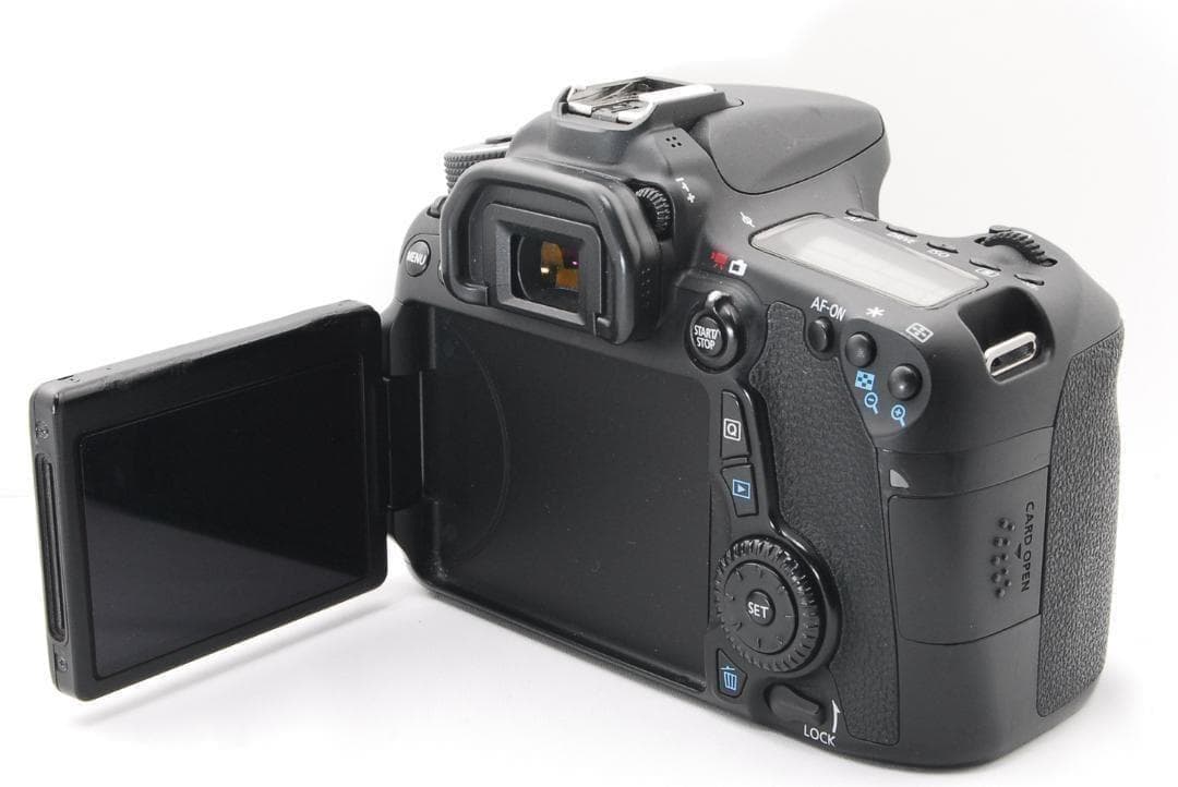 Canon EOS 70D スマホ転送機能搭載！ 近～中望遠レンズ付き♪