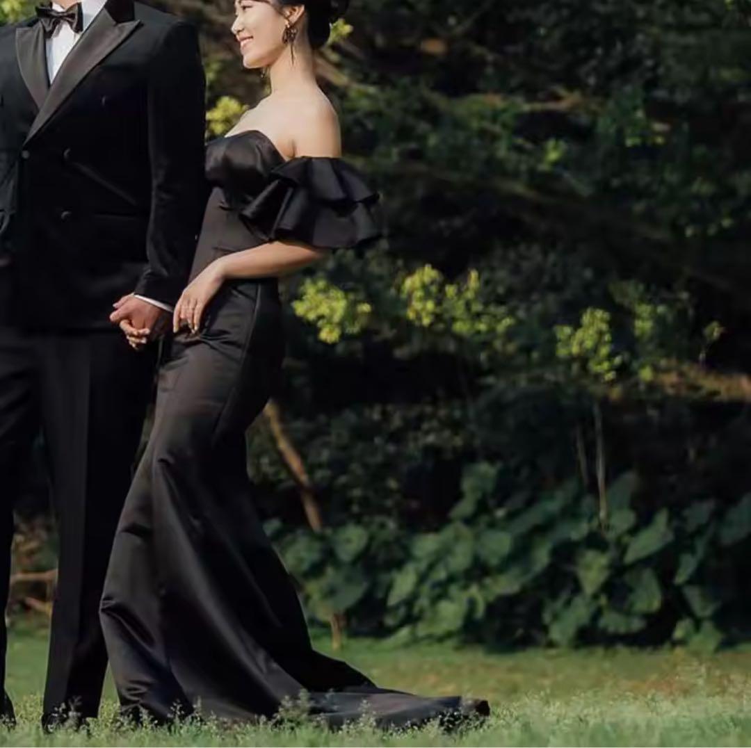 週末値下げ!! 黒のオフショルダー　イブニングドレス