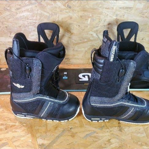美品　BURTON　バートン 　スノーボードブーツ　送料無料2404