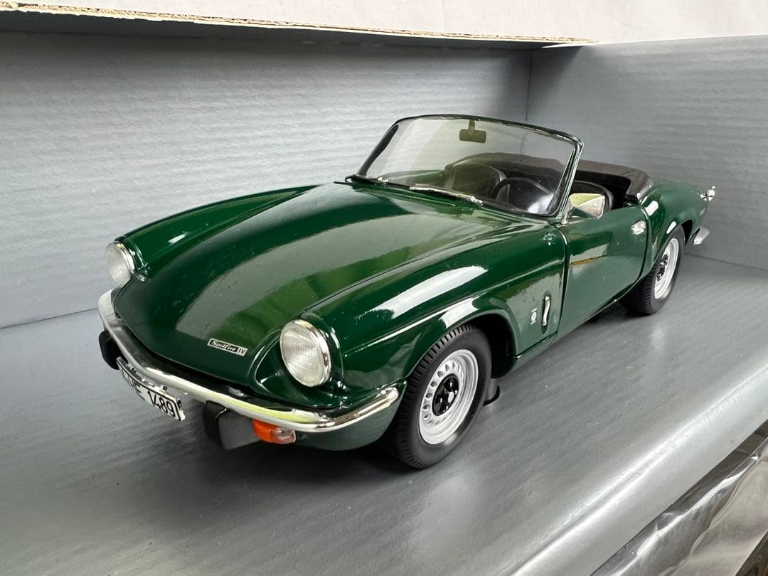 1/18★TRIUMPH SPITFIRE MK-Ⅳ 1970★トライアンフ