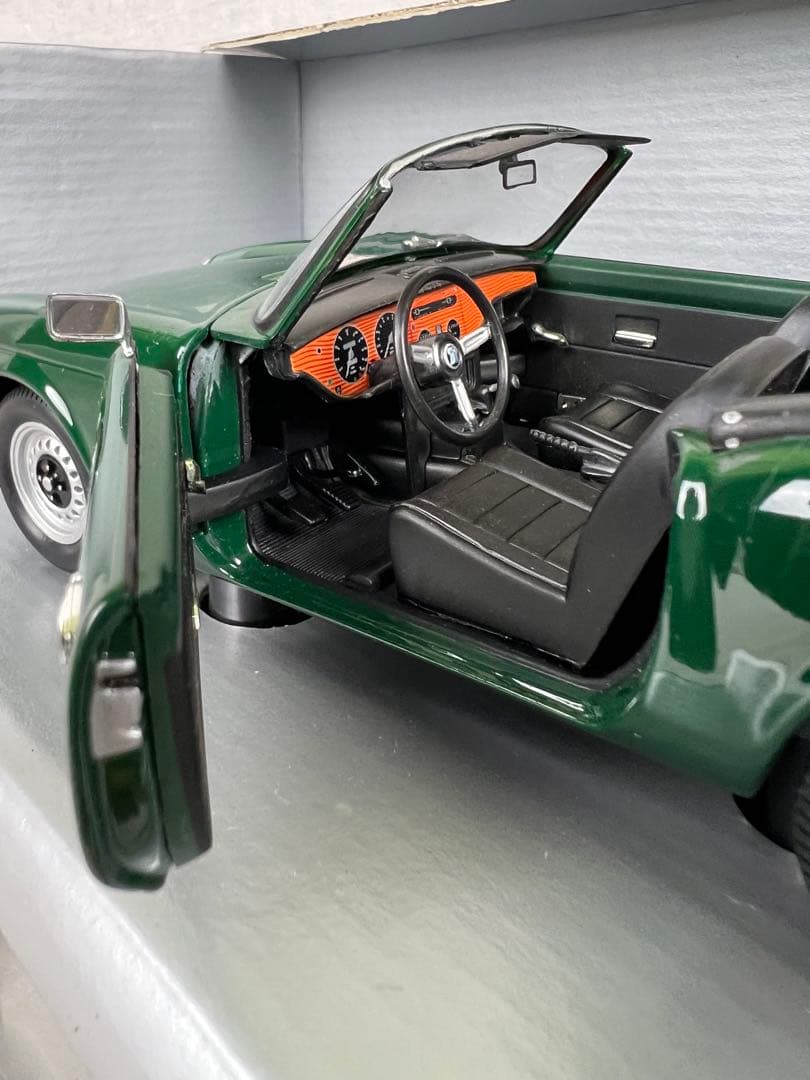 1/18★TRIUMPH SPITFIRE MK-Ⅳ 1970★トライアンフ