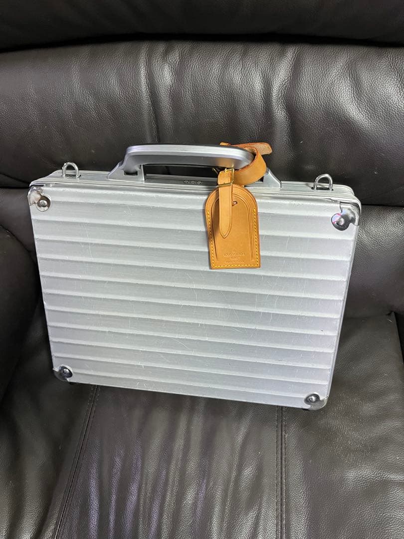 リモワアタッシュケース　値引