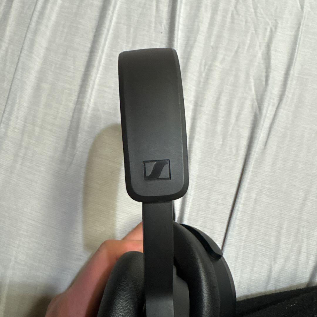 ゼンハイザ　ワイヤレスヘッドホン ACCENTUM Wireless ブラック