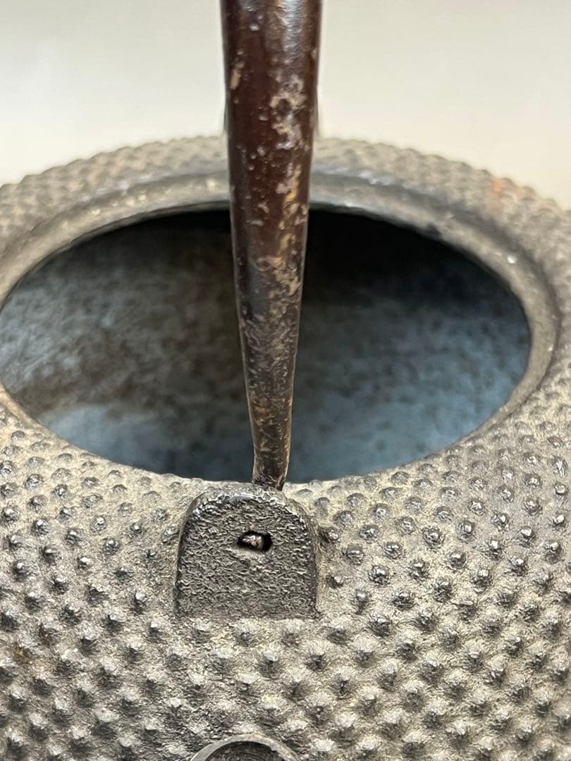 ［美品］南部鉄製 鉄瓶 凹凸デザイン　送料込み