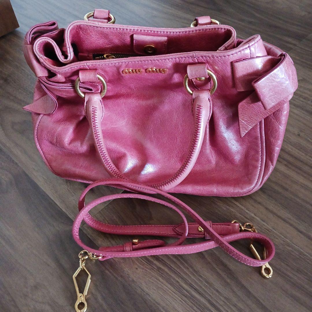 MIU MIU レザー ショルダーバッグ ピンク