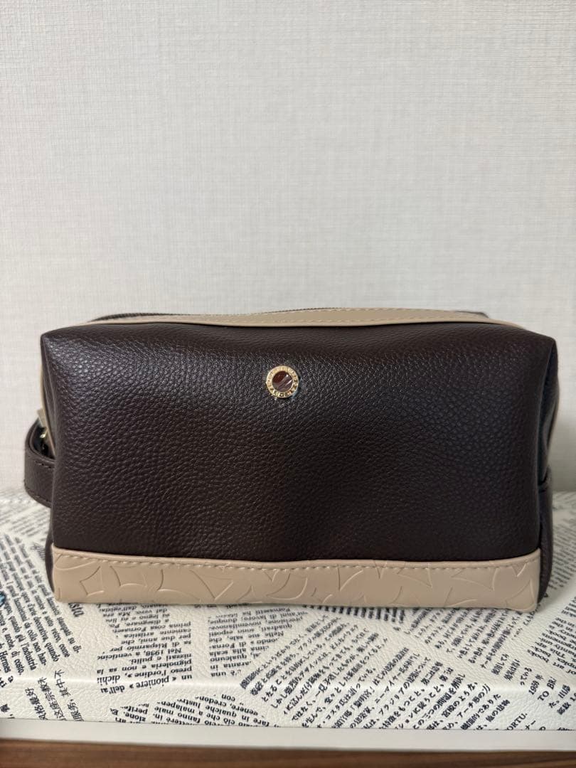 エミレーツ　ファーストクラス　アメニティ　ブルガリ　メンズ