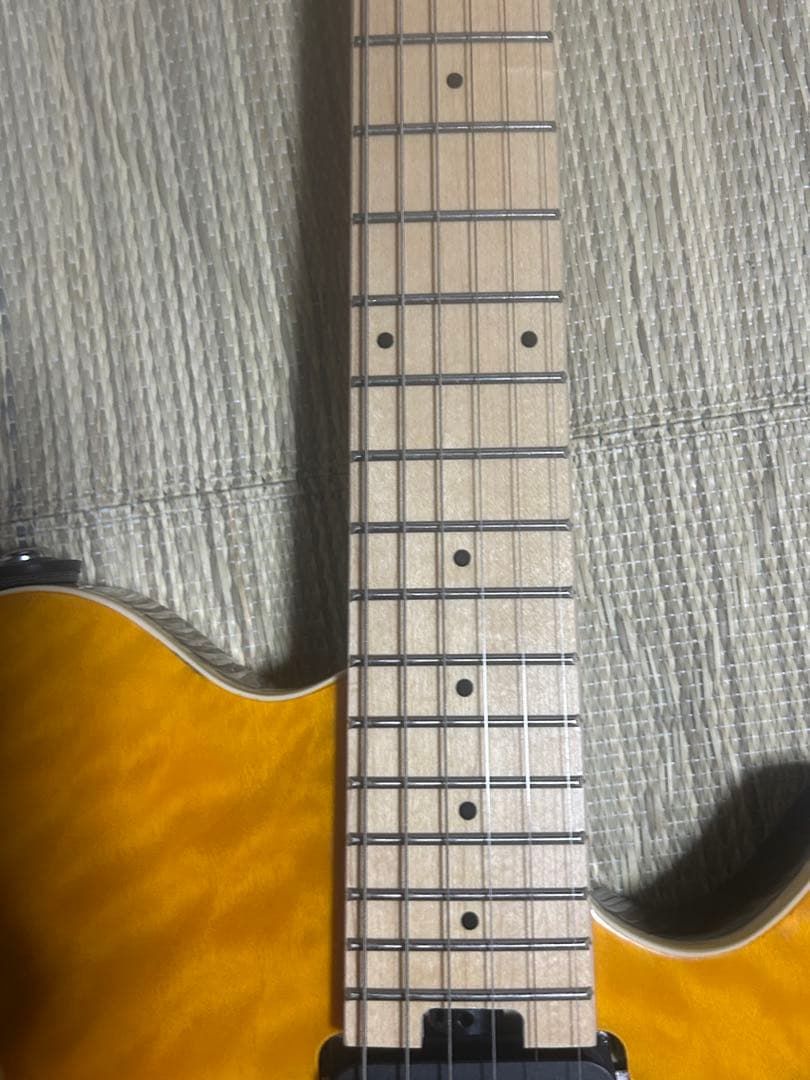 ミュージックマン風コピーモデルギター　AXIS