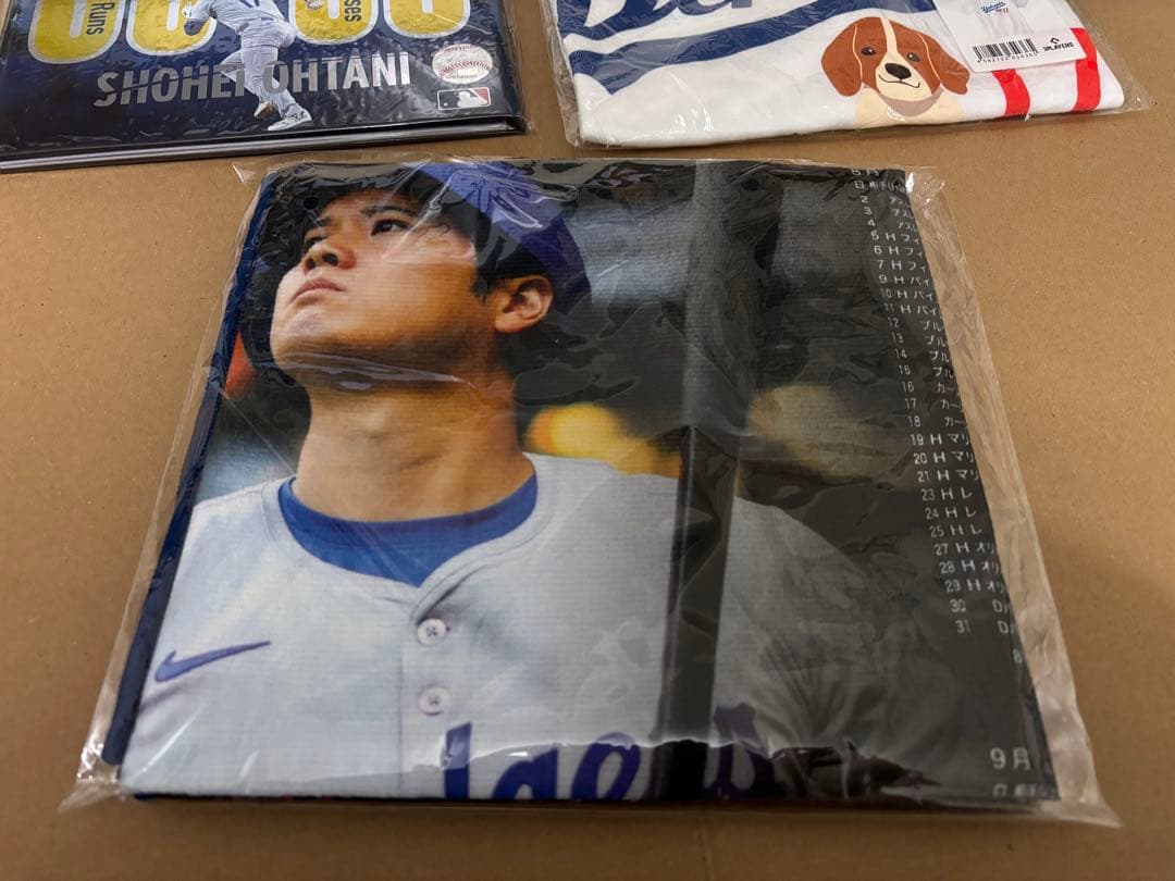 大谷翔平 記念グッズとデコピンTシャツ