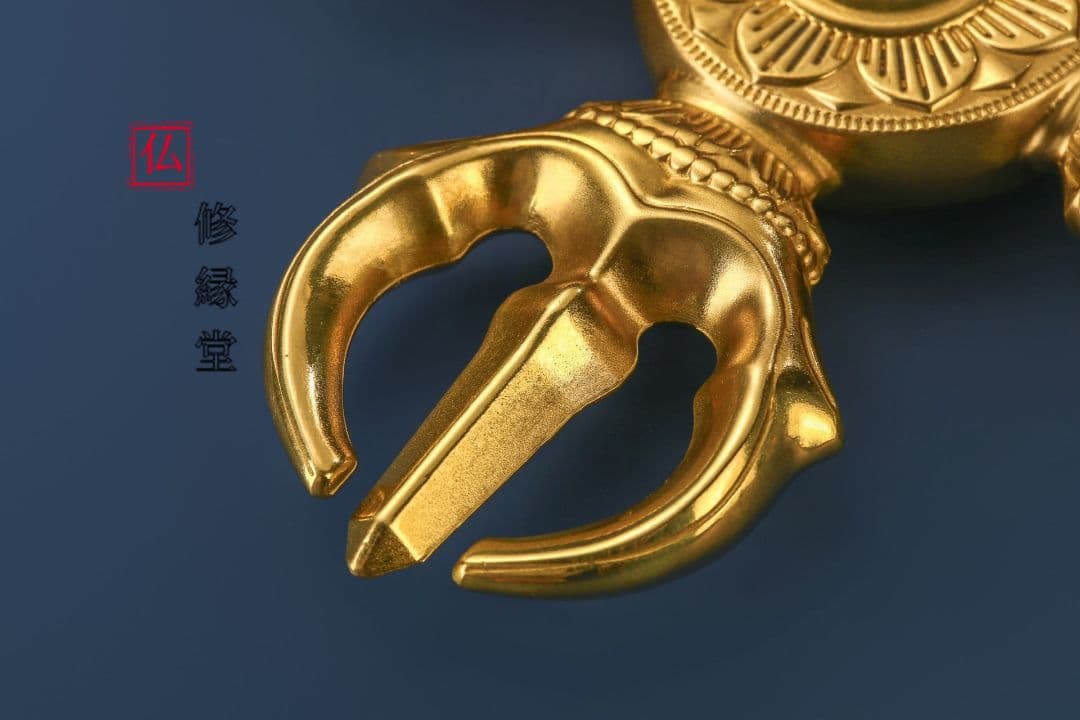 【修縁堂】真言密教 法器 鎮壇用品 羯摩輪金剛輪宝 一組 仏教法具