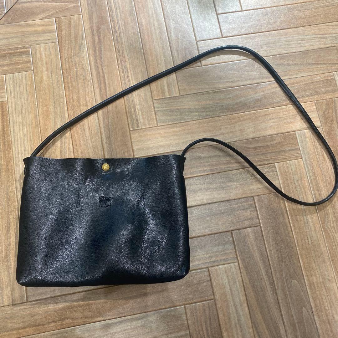 IL BISONTE(イルビゾンテ)クロスボディバッグ