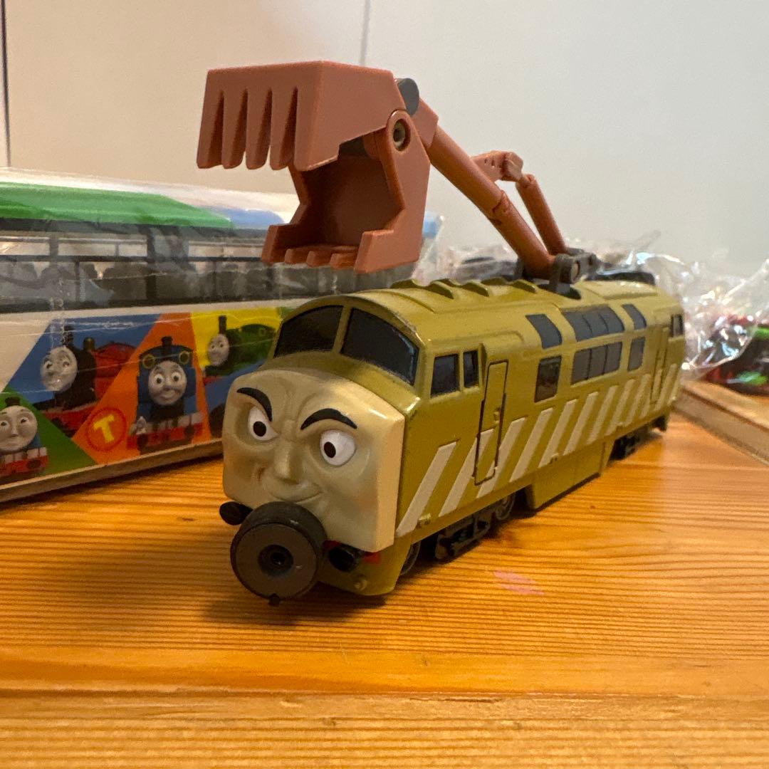 2333.きかんしゃトーマス商品33台まとめ売り