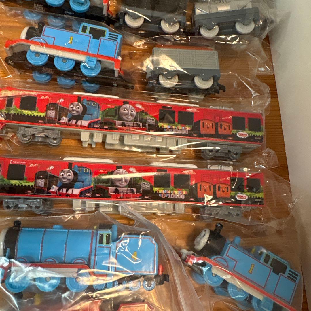 2333.きかんしゃトーマス商品33台まとめ売り
