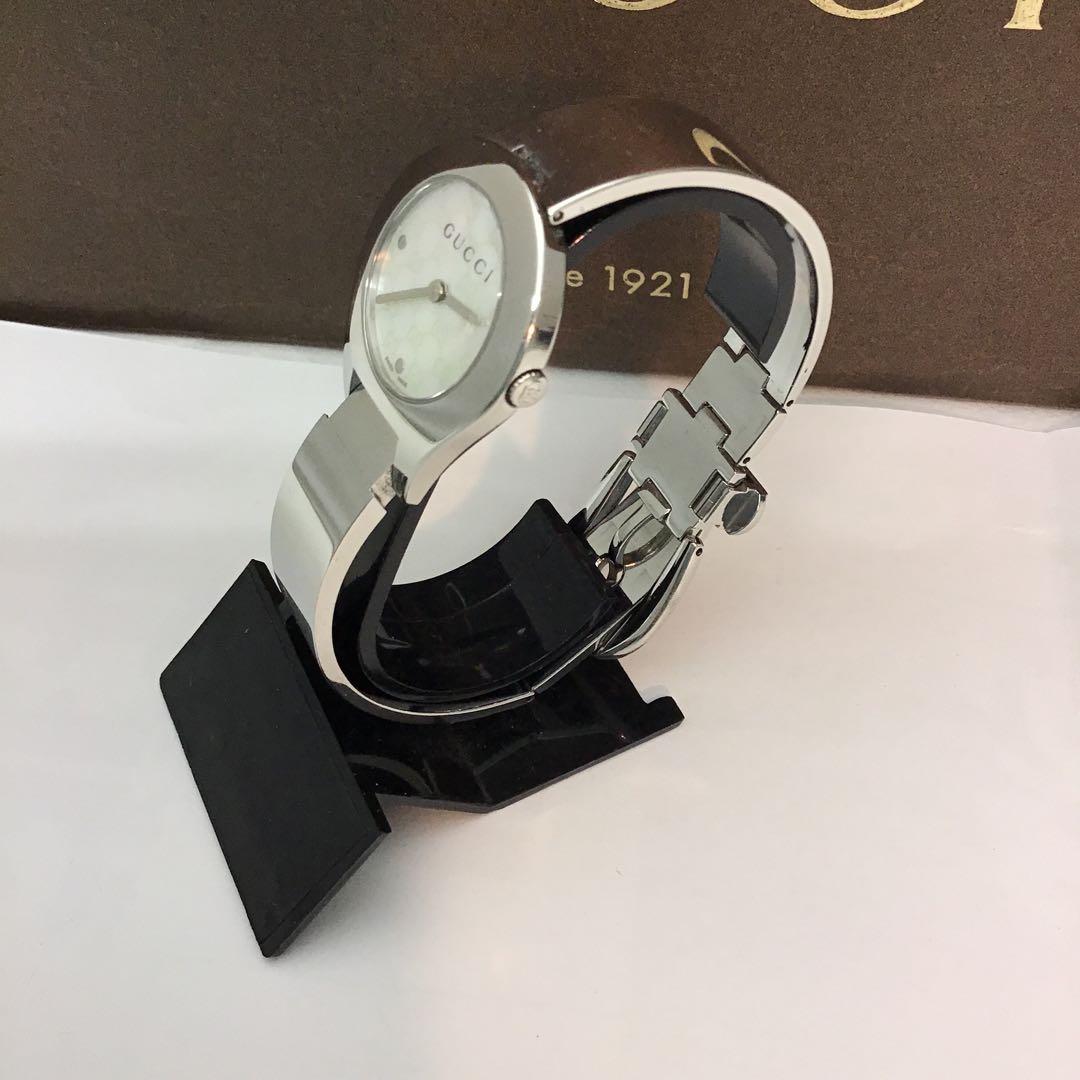 ‼️GUCCIグッチ‼️ステンレスブレスタイプ　6700Lサファイアクリスタル 時計