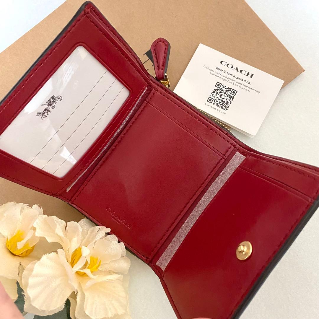 新品　正規品☆COACH コーチ　折り財布　レッド　シグネチャー 三つ折り財布