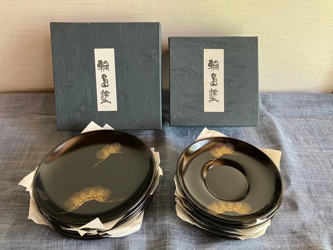 ＊専用＊　　輪島塗　沈金　松　菓子皿 ５枚 ・ 茶托 ５枚　布着請合　極上本堅地