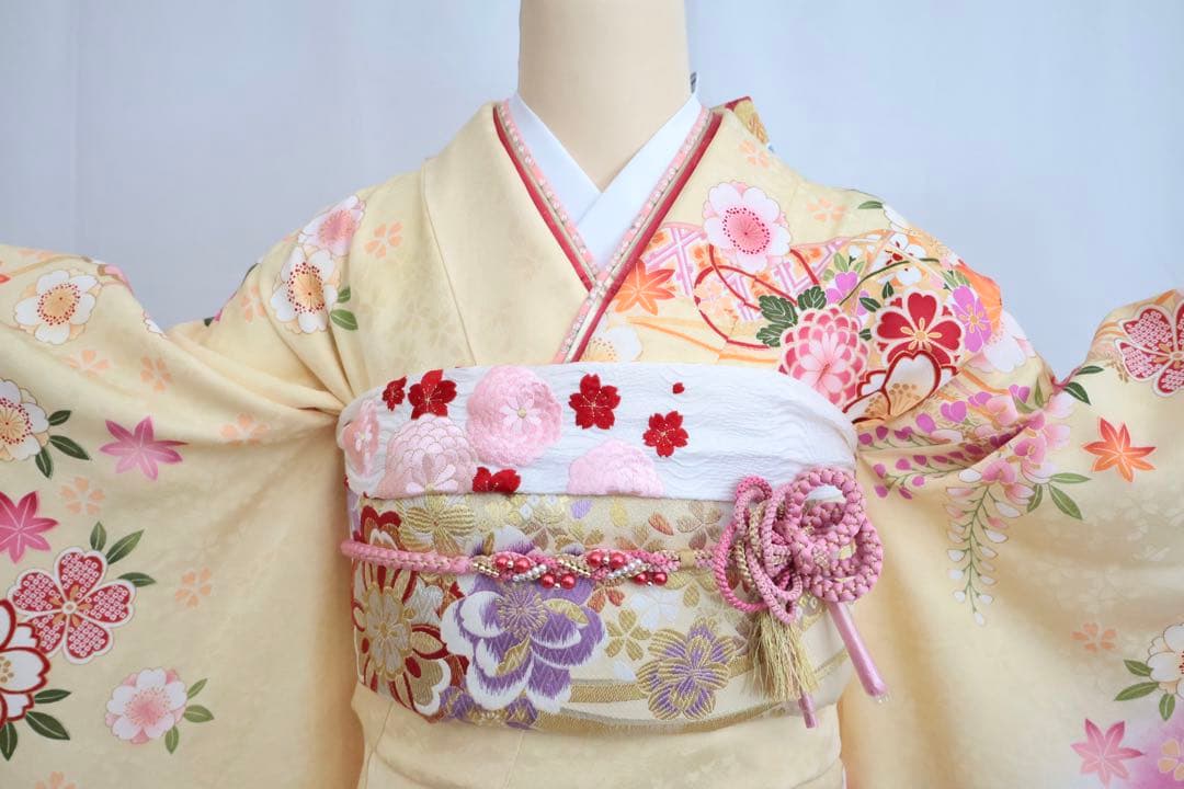 正絹　可愛らしいクリーム地の振袖セット　⑨