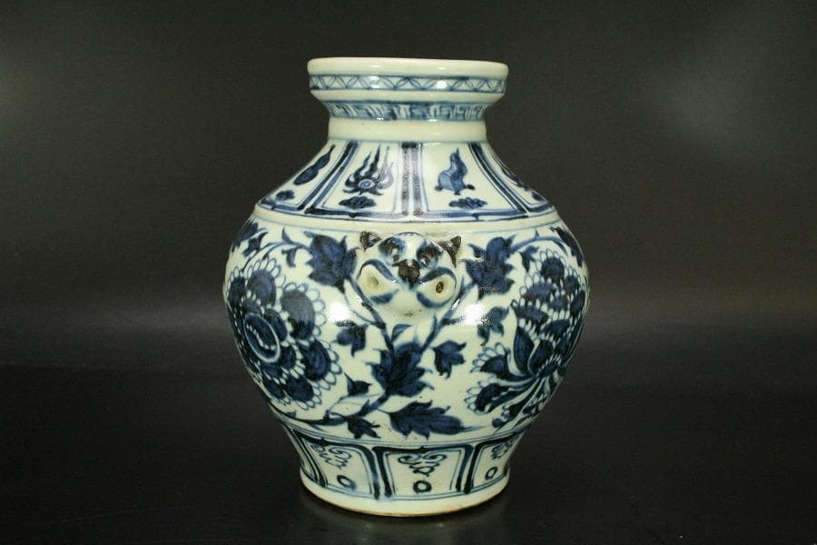 中国美術 青花 纏枝蓮花紋 獣耳 壷 高18.2cm(LC515)