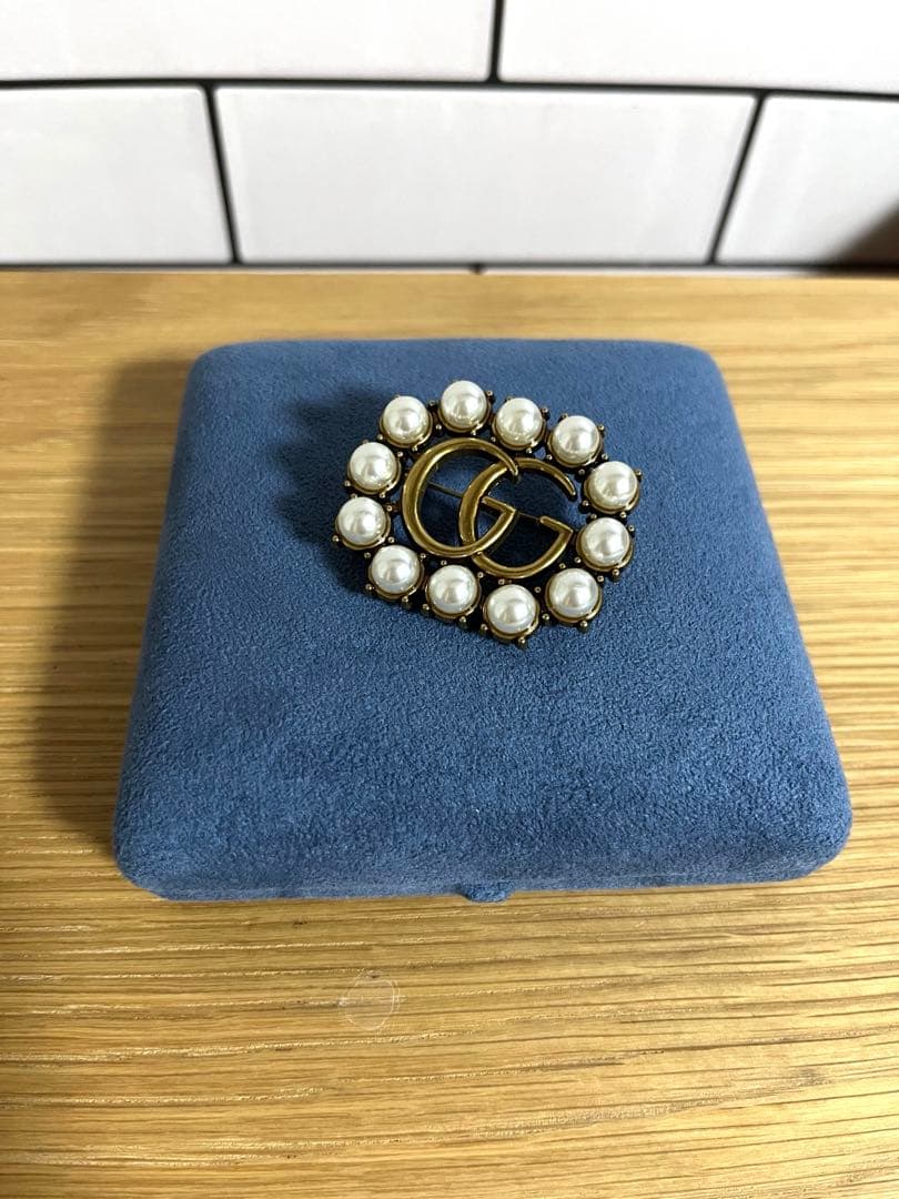 GUCCI GGロゴ ブローチ