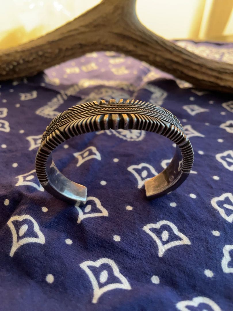 ロンべドニー バングル