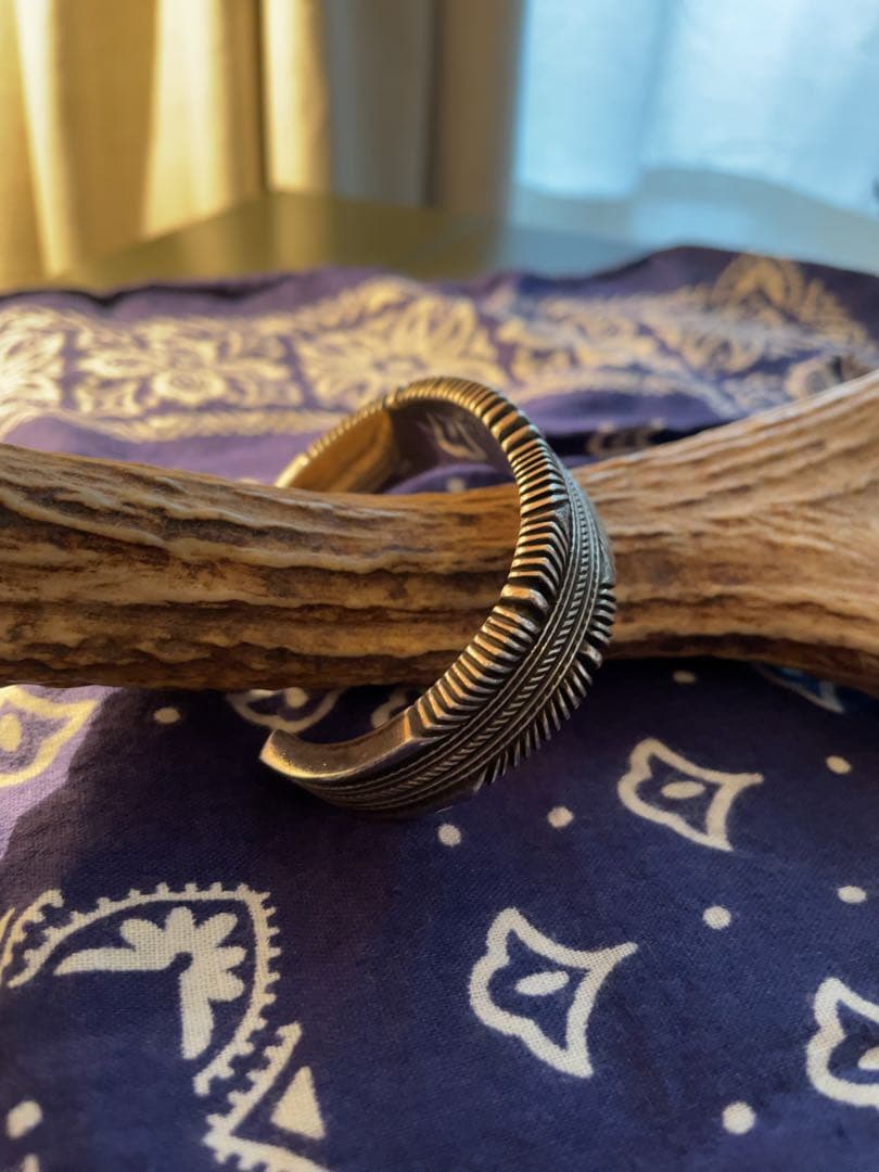 ロンべドニー バングル