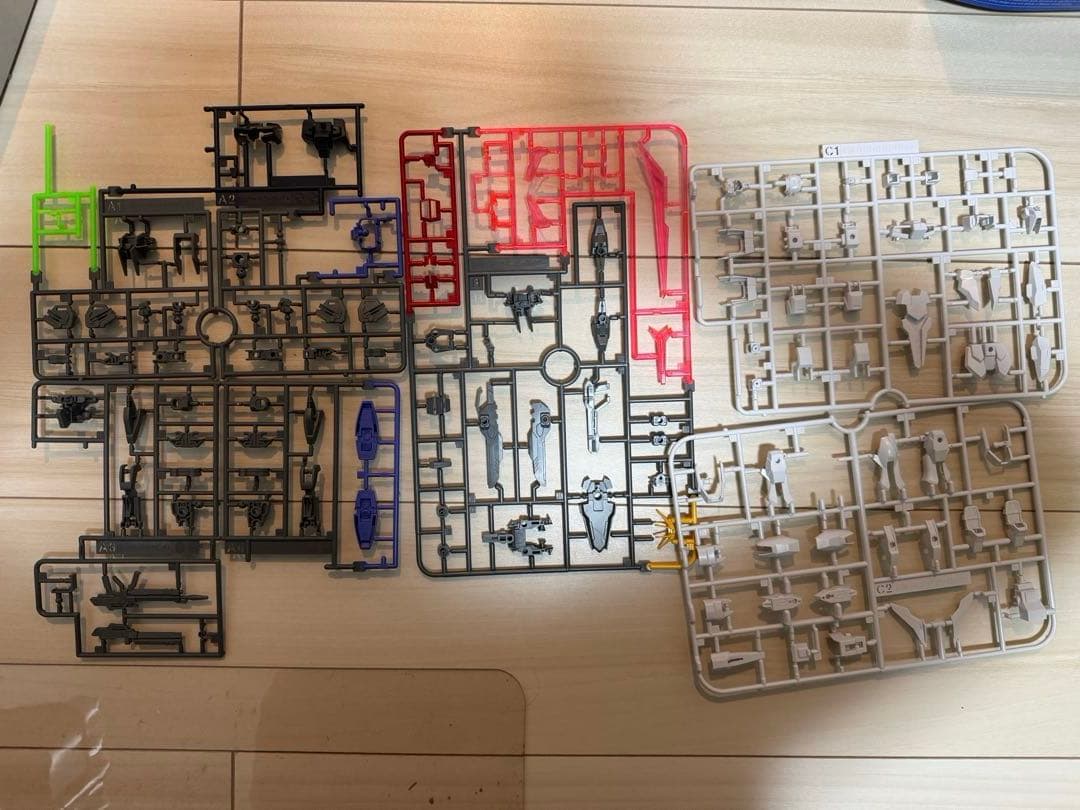 隆*山様 【ジャンク扱い】RE/100 1/100　ガンダムリンドヴルム　まとめ