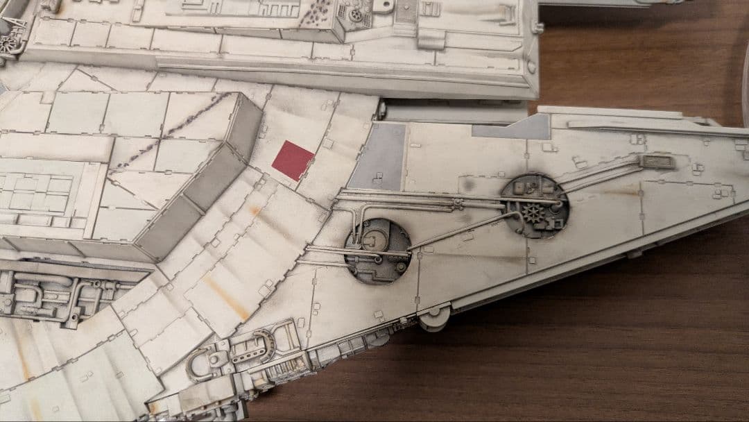 ミレニアム・ファルコン 1/72 完成品　レベル社製