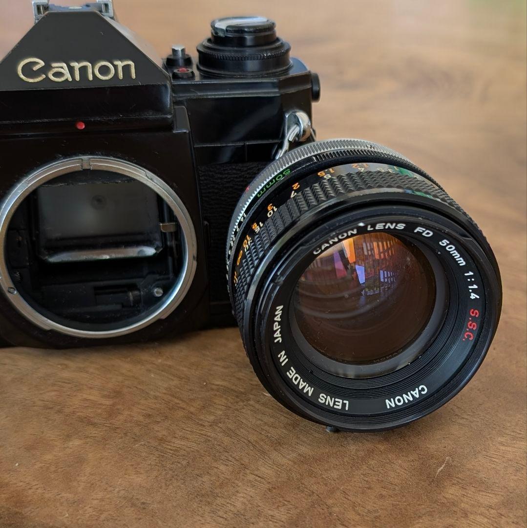 Canon EF 一眼レフカメラ 50mmレンズ付き