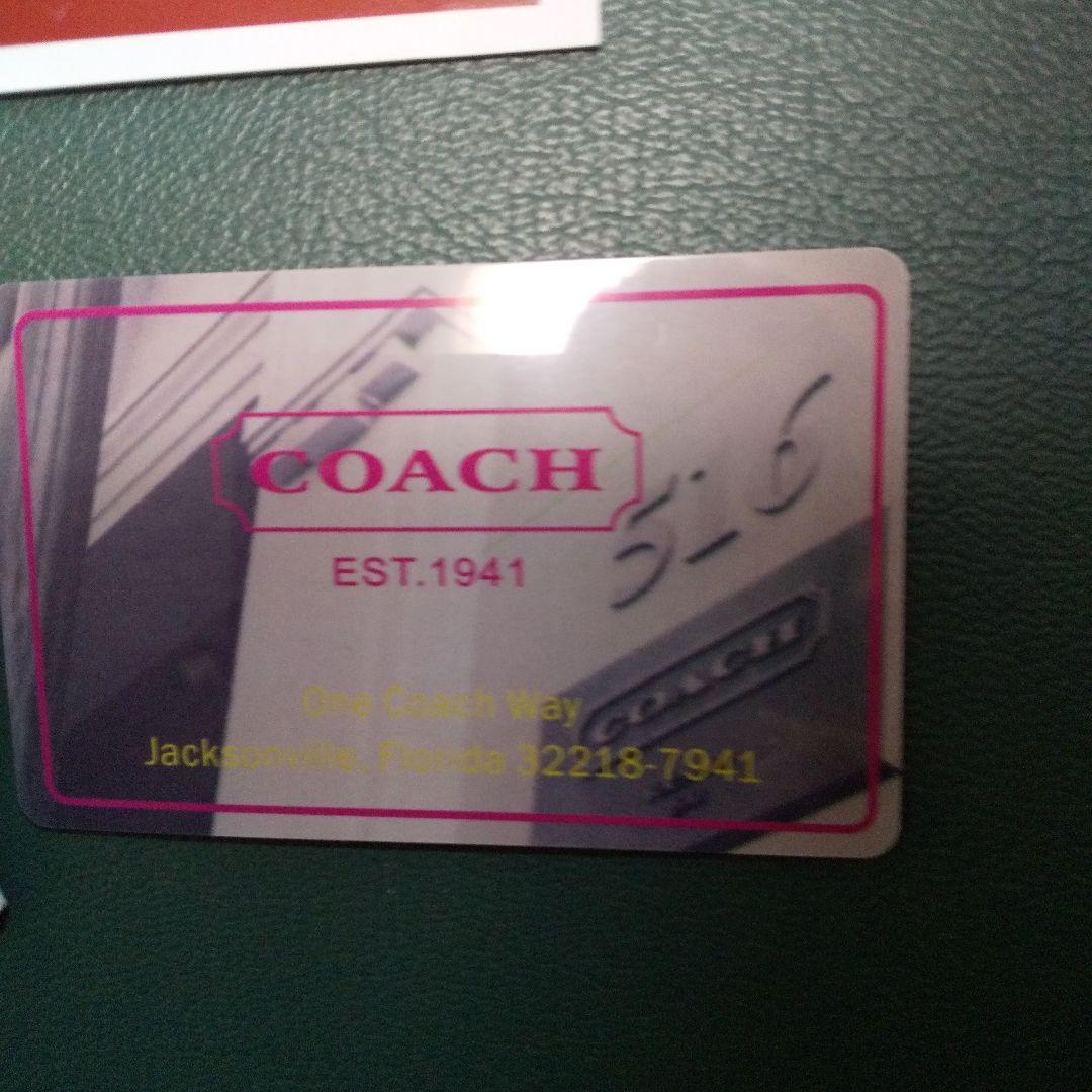 正規品❗️COACHブラックレザー 二つ折り財布 ❣️美品。ゴールドロゴ