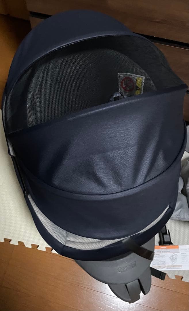 【れ】combi THESシリーズチャイルドシートネイビー回転式説明書付き