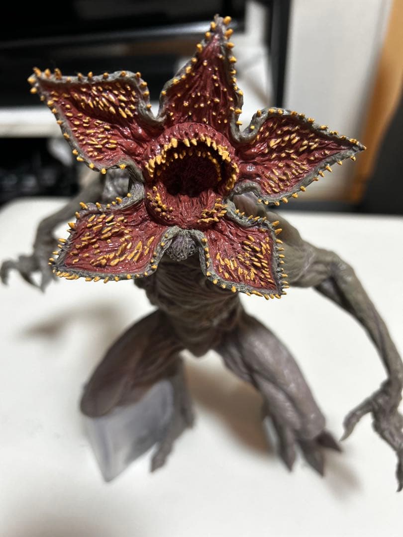 stranger things デモゴルゴン　おまけ付き