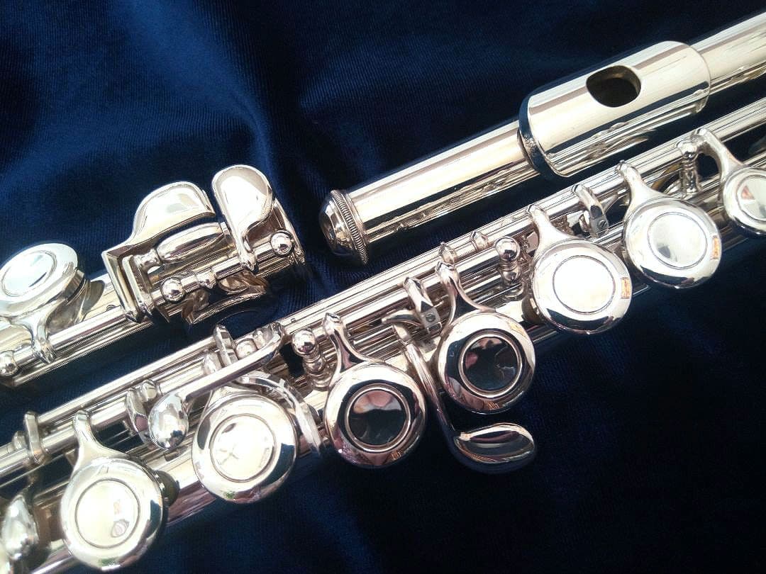 ♦最終価格♦ほぼ未使用♦後期モデル♦リップ銀♦ヤマハフルートYFL211PS