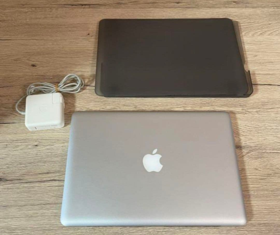 ◆値下げ！MacBookPro 13 Mid 2012 クリアカバー黒付き◆