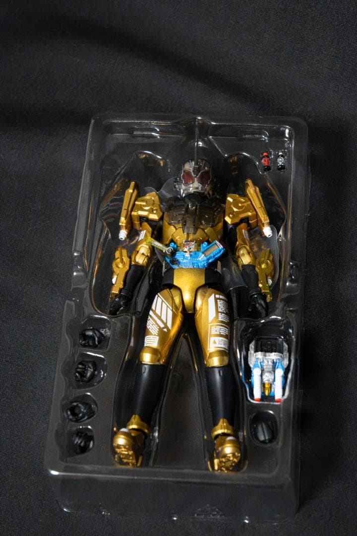 【輸送箱付き】S.H.Figuarts 仮面ライダーグリス