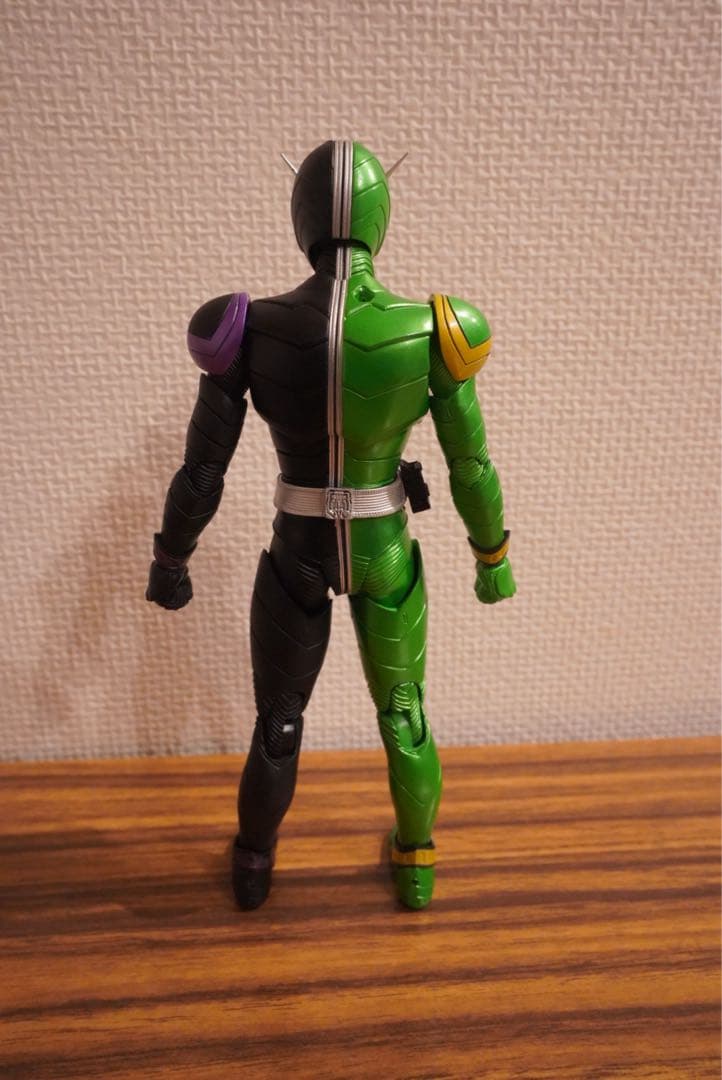 S.H.Figuarts 真骨彫製法 仮面ライダーW サイクロンジョーカー