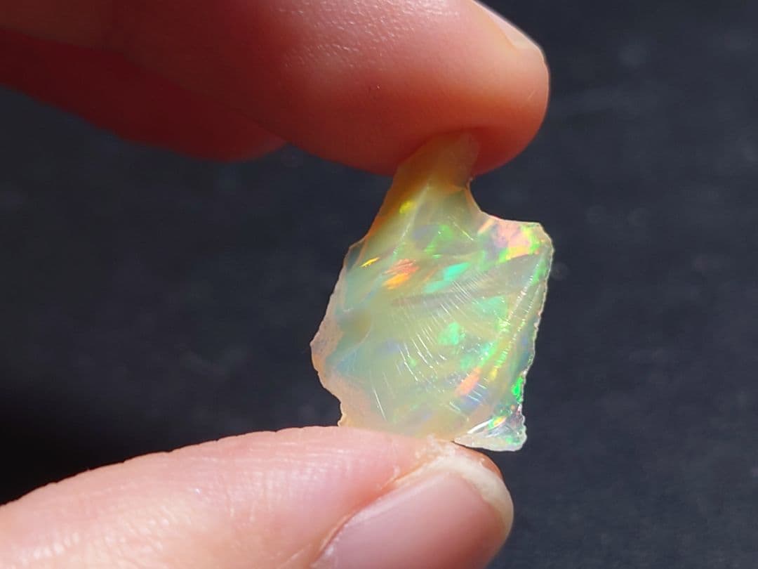 エチオピアウェロ産　オパール　ジュエリーグレード　原石　鉱物標本