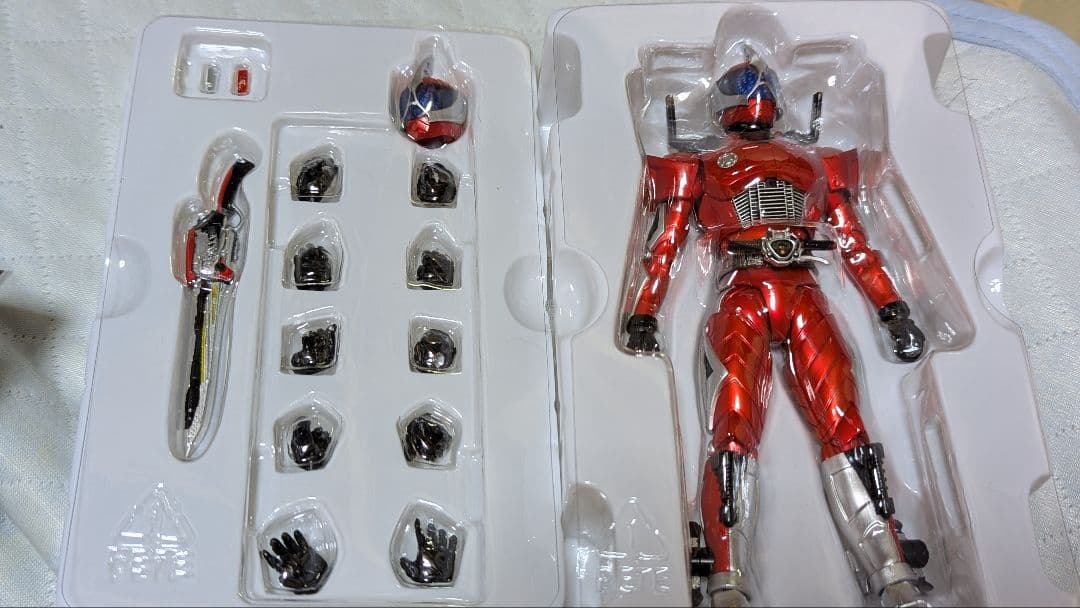 仮面ライダーアクセル　真骨彫　フィギュアーツ