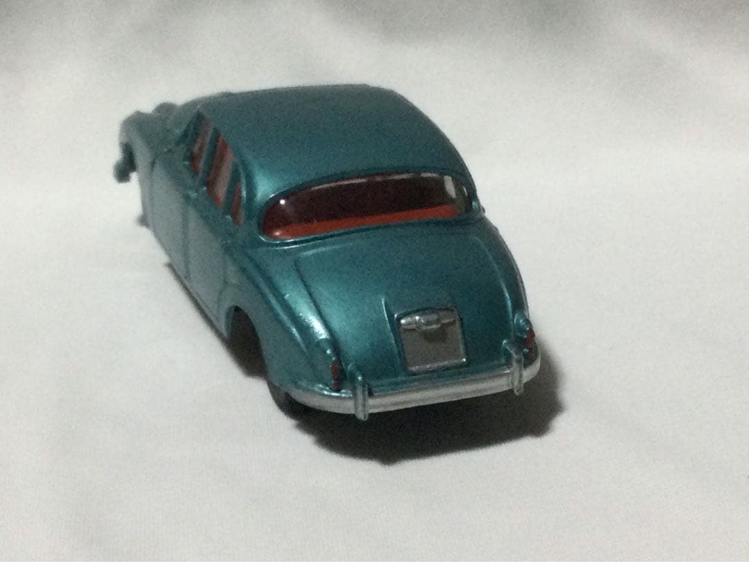 DINKY TOYS DAIMLER 2.5 LITRE ミニカー 昭和41年