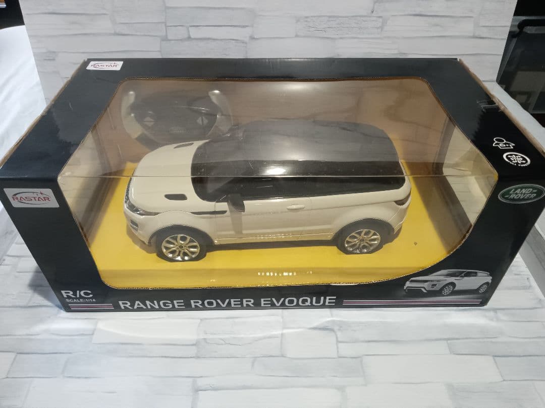 タポ　1/14 R/C　レンジローバー　イヴォーク　ミニカー　ホワイト