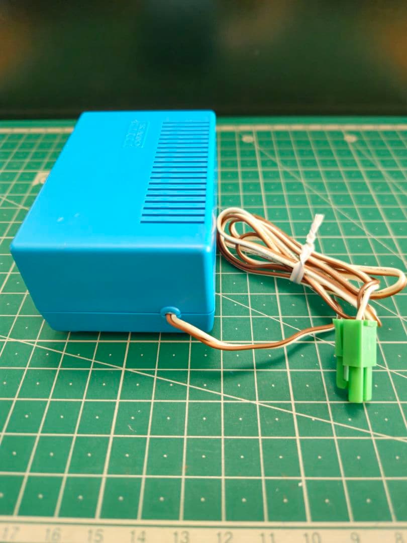 KATO 3灯式自動信号機(３個セット)、自動信号機用電源のセット