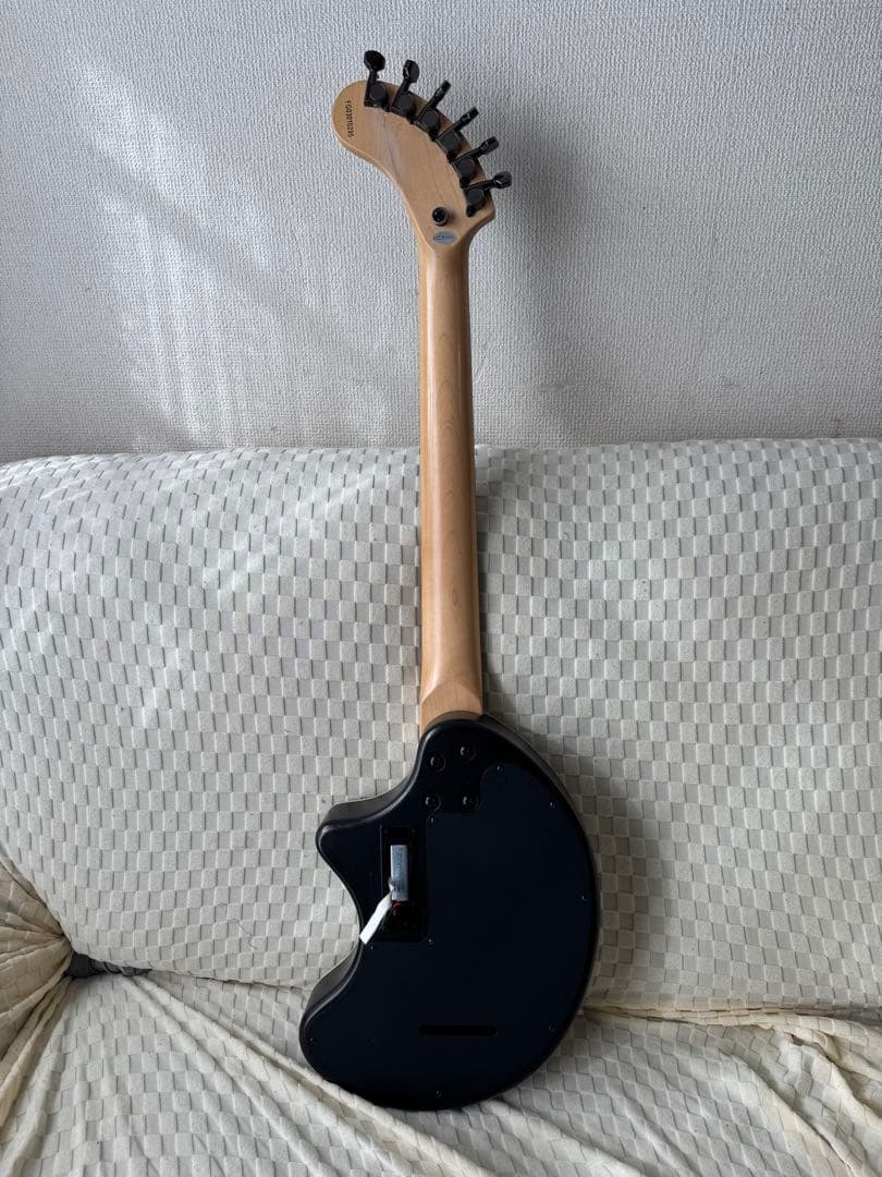 FERNANDES ZOー3芸達者　トレモロアーム付き　修復有り。