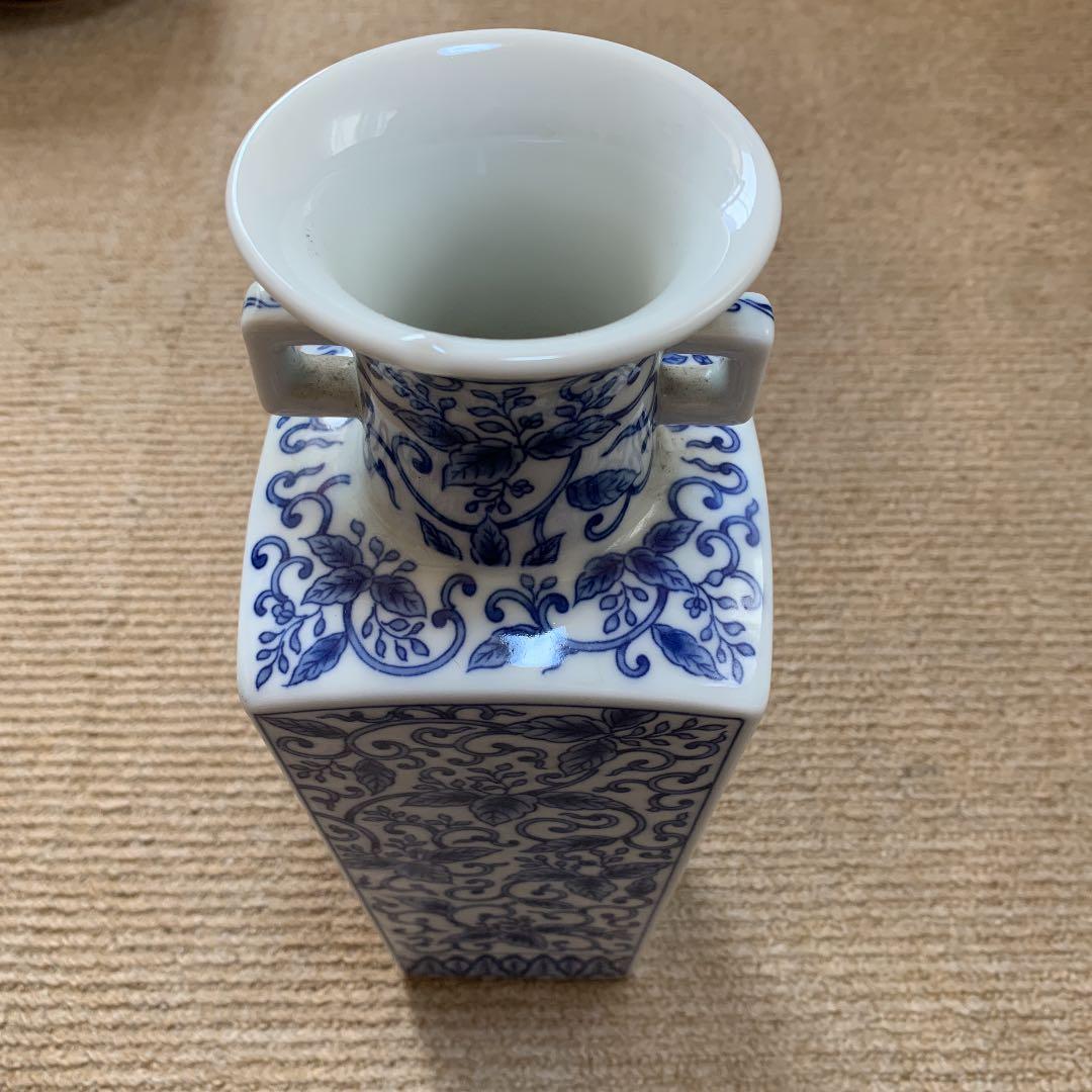 青花瓷器中古品高30センチ巾10センチ口9センチ