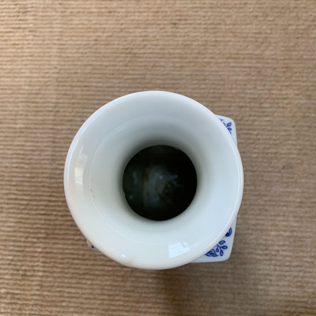 青花瓷器中古品高30センチ巾10センチ口9センチ