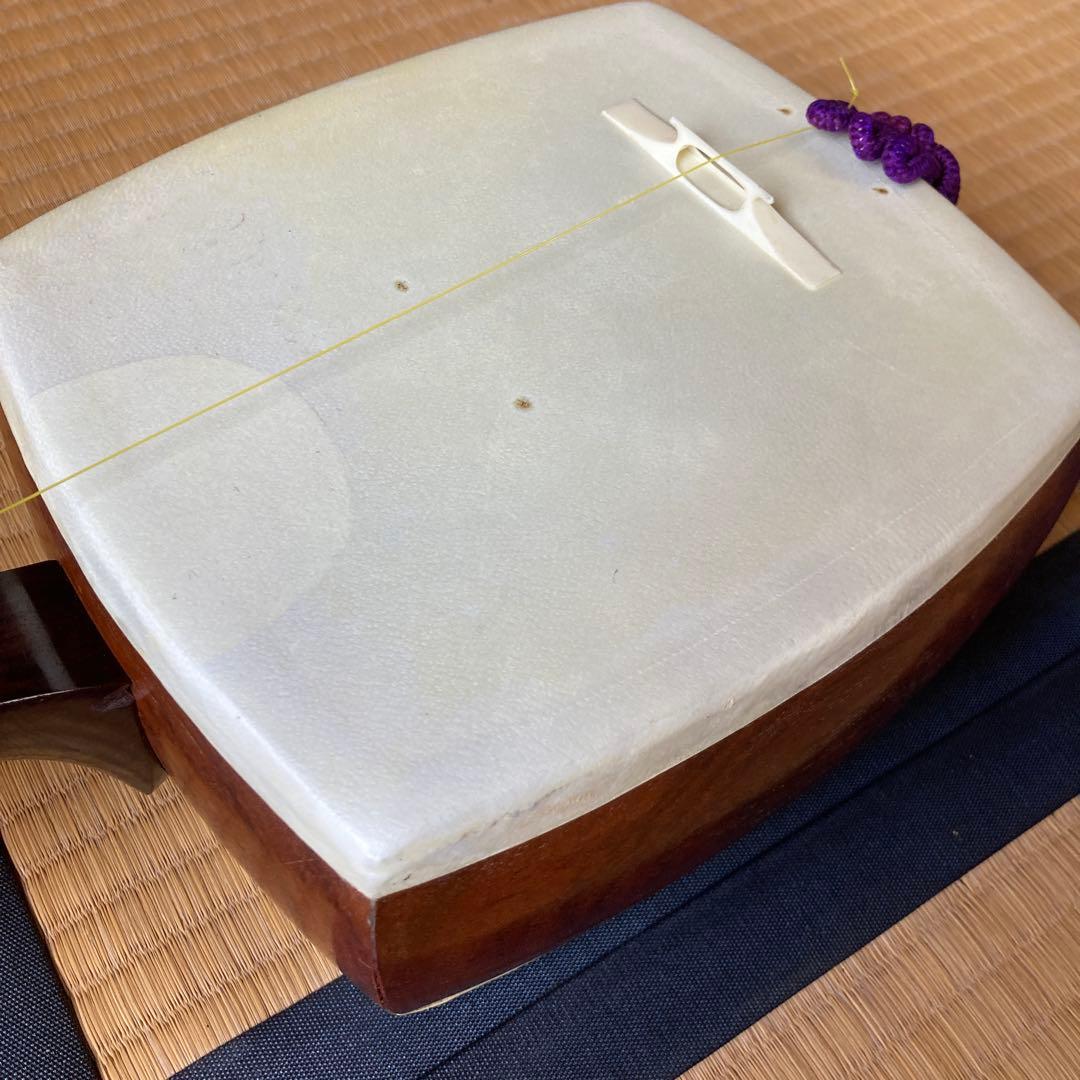 三味線1棹と収納用長袋、三味線の￼ソフトケース及び三味線2丁立箱1箱の4点セット