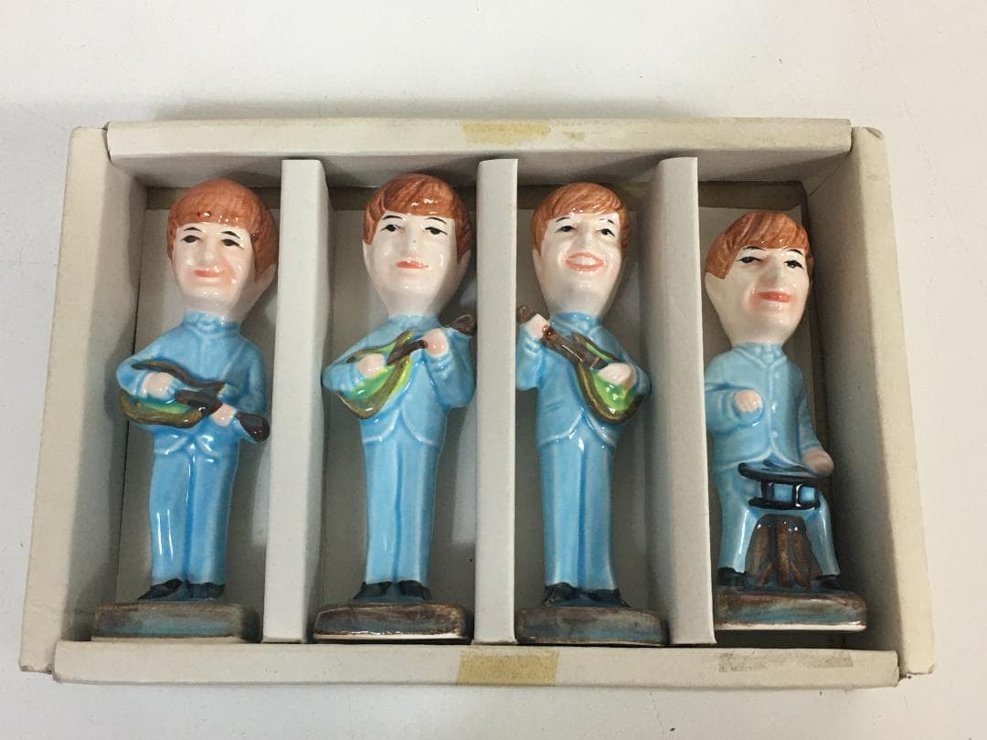 ☆ビートルズ 陶器製 人形 4体セット 手塗 レア 希少 アンティーク雑貨