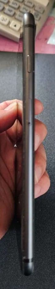 iPhone8plus 64GB 画面にひび割れ simフリー