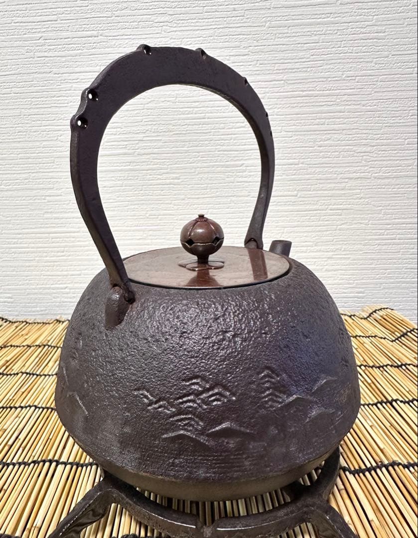 ＵＳＥＤ品、供箱、付属品付　岩手県奥州水沢幸工芸現代の名工佐藤勝久造馬蹄鉉波文